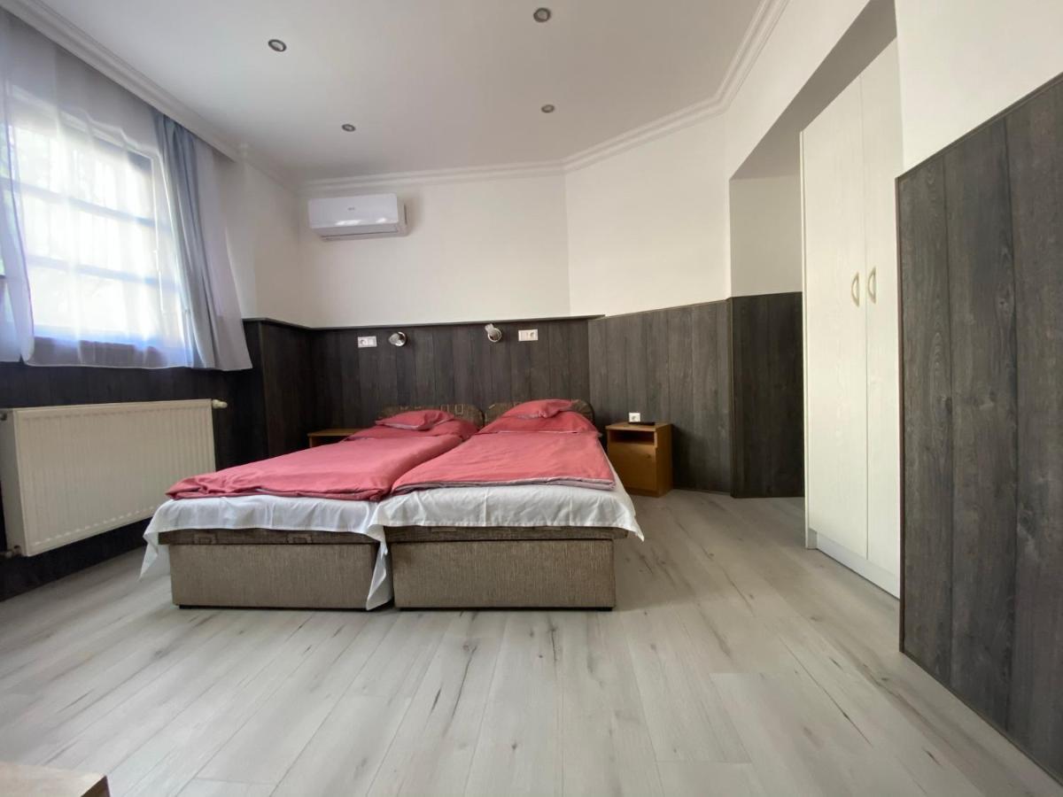 Holiday Apartmanhaz Balatonfured Luaran gambar