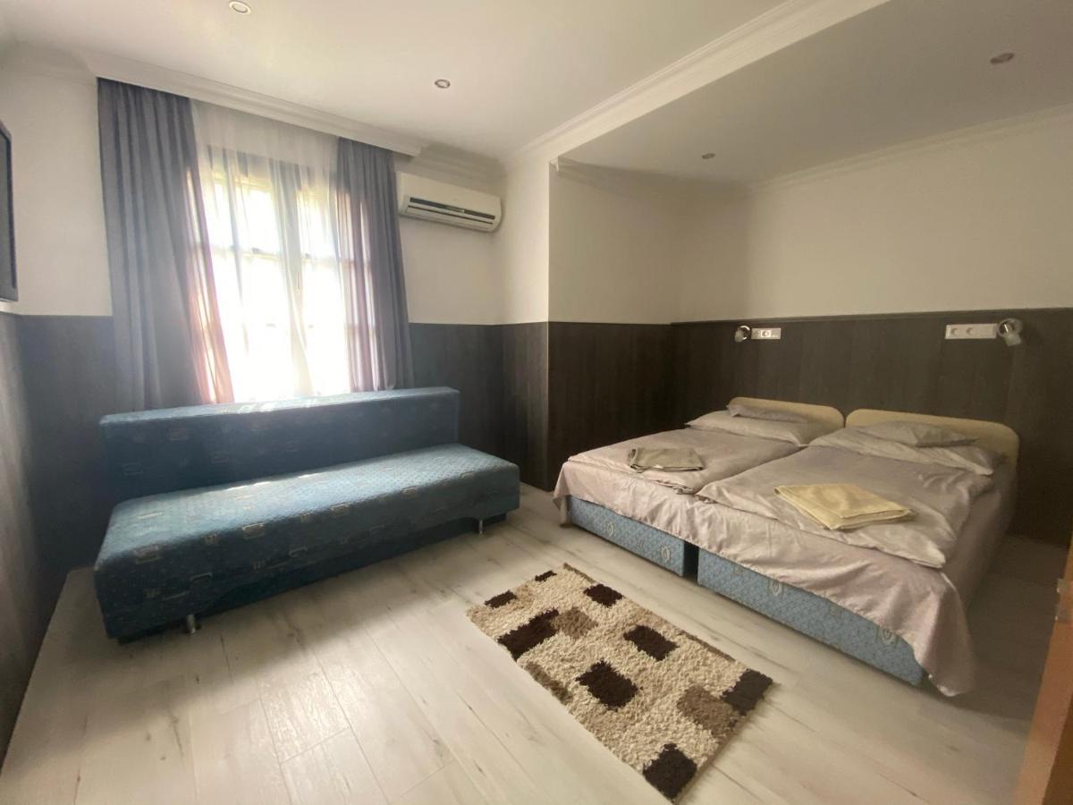 Holiday Apartmanhaz Balatonfured Luaran gambar